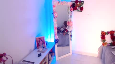 Snapshot of nathy_rock chatting on 03-16-26, 05:44 Nathalia online show from 03-16-26, 05:44