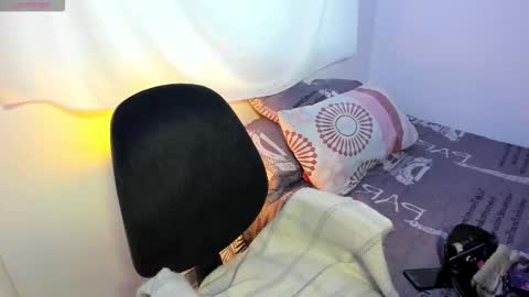 Snapshot of natt15 chatting on 02-16-26, 09:33 Natalia online show from 02-16-26, 09:33