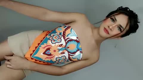 Nathalie smith online show from 06-07-26, 06:06