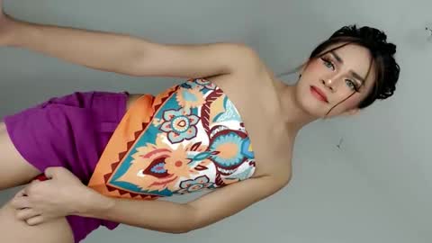 Nathalie smith online show from 06-09-26, 06:47