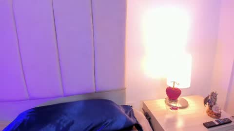 Nathalie online show from 06-24-26, 06:51