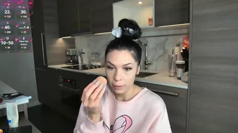Snapshot of nattywithoutdaddy chatting on 12-17-24, 10:32 NATTY FIERROS online show from 12-17-24, 10:32