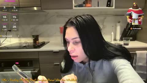 Snapshot of nattywithoutdaddy chatting on 12-24-24, 04:19 NATTY FIERROS online show from 12-24-24, 04:19