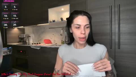 Snapshot of nattywithoutdaddy chatting on 12-25-24, 03:06 NATTY FIERROS online show from 12-25-24, 03:06
