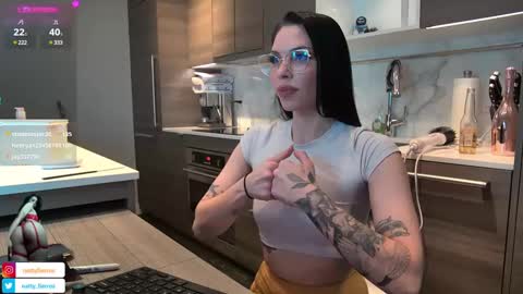 Snapshot of nattywithoutdaddy chatting on 12-27-24, 11:53 NATTY FIERROS online show from 12-27-24, 11:53