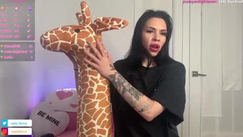 Snapshot of nattywithoutdaddy chatting on 03-10-25, 11:42 NATTY FIERROS online show from 03-10-25, 11:42