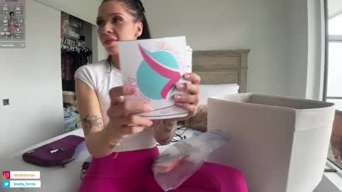 Snapshot of nattywithoutdaddy chatting on 09-18-25, 07:38 NATTY FIERROS online show from 09-18-25, 07:38