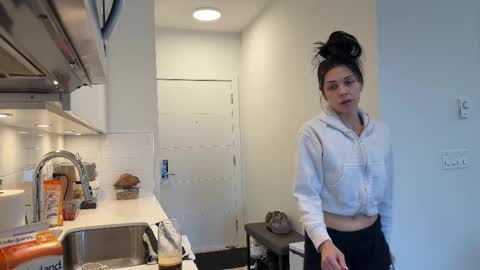Snapshot of nattywithoutdaddy chatting on 09-23-25, 10:24 NATTY FIERROS online show from 09-23-25, 10:24