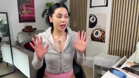 Snapshot of nattywithoutdaddy chatting on 10-04-25, 08:12 NATTY FIERROS online show from 10-04-25, 08:12