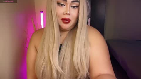 Snapshot of natural_asiangoddes chatting on 06-18-26, 08:13 kia online show from 06-18-26, 08:13