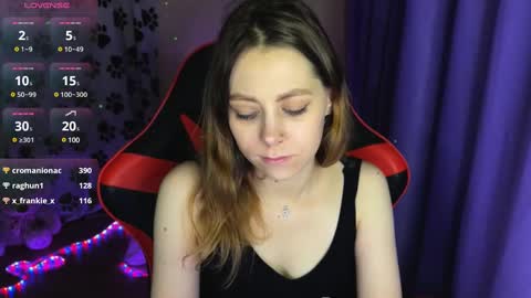 Snapshot of natural_babe666 chatting on 12-15-24, 01:00 natural_babe666 online show from 12-15-24, 01:00