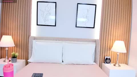 Snapshot of natural_bigboobs chatting on 09-26-25, 01:04 Jazmin Bigboobs online show from 09-26-25, 01:04