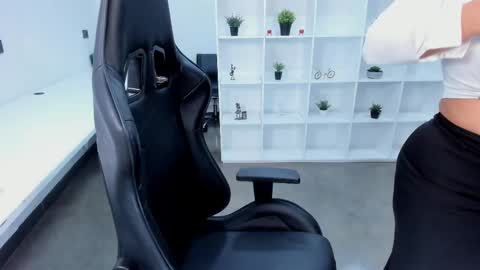 Snapshot of natural_bigboobs chatting on 11-05-25, 08:20 Jazmin Bigboobs online show from 11-05-25, 08:20