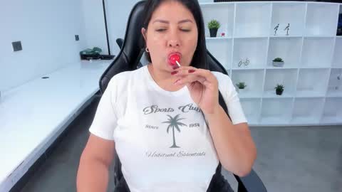 Snapshot of natural_bigboobs chatting on 11-08-25, 07:56 Jazmin Bigboobs online show from 11-08-25, 07:56