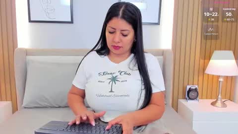 Snapshot of natural_bigboobs chatting on 11-27-25, 11:34 Jazmin Bigboobs online show from 11-27-25, 11:34