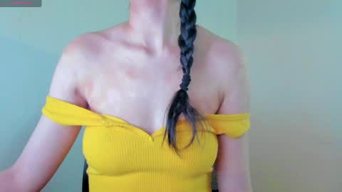 Snapshot of natural_form chatting on 06-09-26, 08:37 peach online show from 06-09-26, 08:37