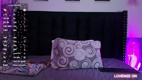 Gwen  online show from 12-02-24, 07:27