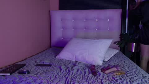 Gwen  online show from 12-06-24, 07:56