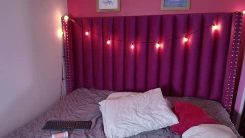 Gwen  online show from 01-13-25, 12:09