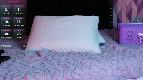 Gwen  online show from 10-03-25, 07:33