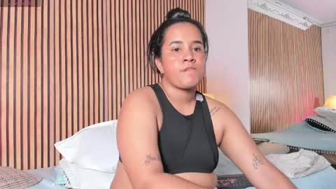 Snapshot of naty_bustos chatting on 05-18-26, 02:51 naty bustos online show from 05-18-26, 02:51