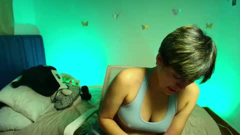 Snapshot of naty_lux19 chatting on 02-18-26, 10:28 Fernanda online show from 02-18-26, 10:28