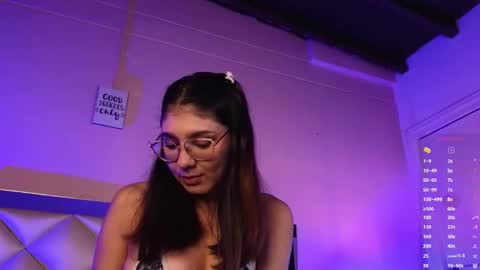 Snapshot of naty_saenz3 chatting on 10-21-25, 09:43 Naty Saenz online show from 10-21-25, 09:43