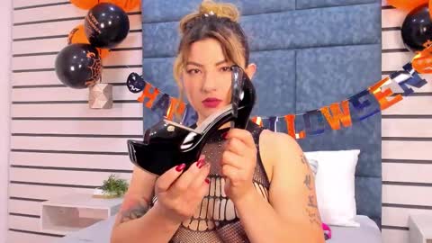 Naty  online show from 10-23-25, 09:57