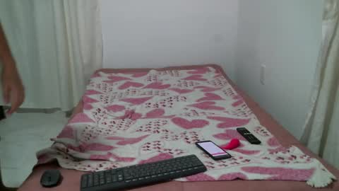 Snapshot of natyscoth chatting on 01-19-25, 03:29 online show from 01-19-25, 03:29