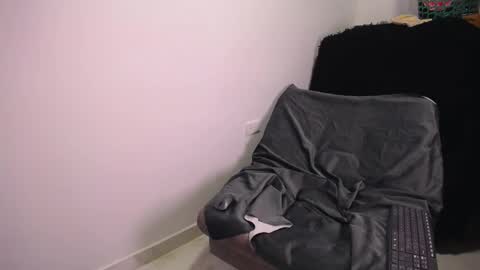 Snapshot of natyscoth chatting on 03-08-25, 12:55 online show from 03-08-25, 12:55