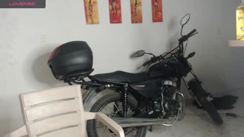 Snapshot of natzumi_mcqueen chatting on 12-21-24, 09:04 Stella Mcqueen online show from 12-21-24, 09:04