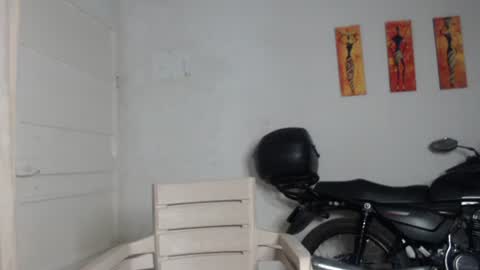 Snapshot of natzumi_mcqueen chatting on 01-04-25, 11:22 Stella Mcqueen online show from 01-04-25, 11:22