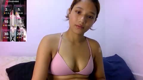 Snapshot of natzurit chatting on 12-21-25, 03:19 Natzu online show from 12-21-25, 03:19