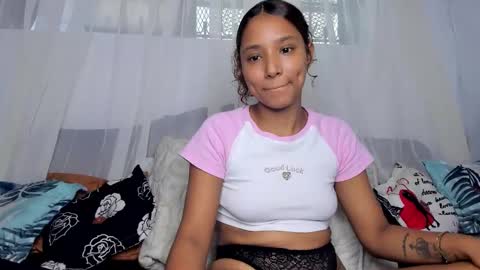 Snapshot of natzurit chatting on 02-15-26, 06:15 Natzu online show from 02-15-26, 06:15