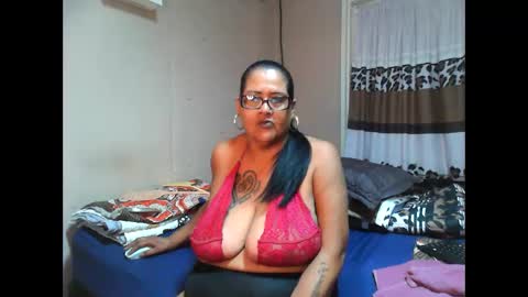 Snapshot of naughtinatz chatting on 04-10-26, 11:15 Naughtinatz online show from 04-10-26, 11:15