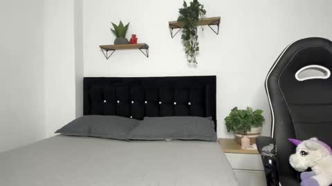 Emily online show from 11-14-25, 03:55