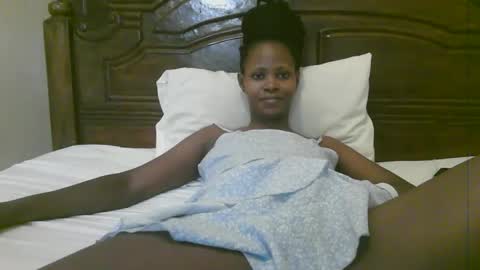 Snapshot of naughty_babe000 chatting on 12-19-25, 07:26 alisha online show from 12-19-25, 07:26