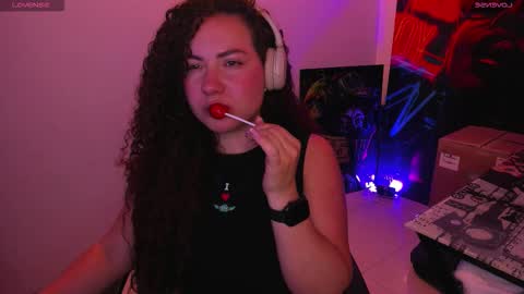 Snapshot of naughty_butt chatting on 03-23-26, 02:37 Megan online show from 03-23-26, 02:37