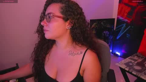 Snapshot of naughty_butt chatting on 04-02-26, 04:32 Megan online show from 04-02-26, 04:32