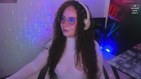 Snapshot of naughty_butt chatting on 04-09-26, 05:29 Megan online show from 04-09-26, 05:29