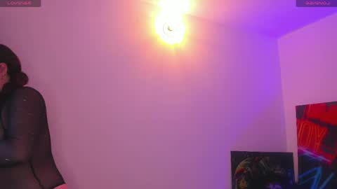 Snapshot of naughty_butt chatting on 04-19-26, 06:43 Megan online show from 04-19-26, 06:43