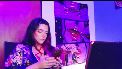 Snapshot of naughty_em_17 chatting on 07-05-26, 06:37 Em please help me reach 100 thumbs up 3 online show from 07-05-26, 06:37
