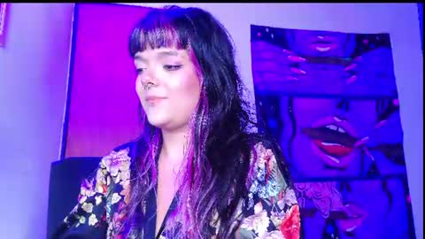 Snapshot of naughty_em_17 chatting on 08-09-26, 02:57 Em please help me reach 100 thumbs up 3 online show from 08-09-26, 02:57