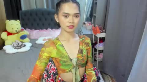 emma online show from 11-12-25, 04:18