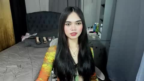 Snapshot of naughty_emmats chatting on 04-25-26, 02:14 emma online show from 04-25-26, 02:14