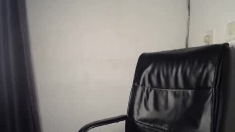 Zoey online show from 11-21-25, 07:12