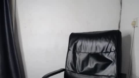 Zoey online show from 11-23-25, 07:13