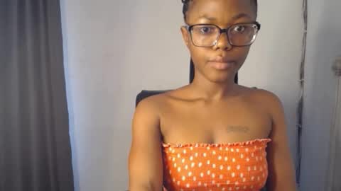 Zoey online show from 11-26-25, 10:16