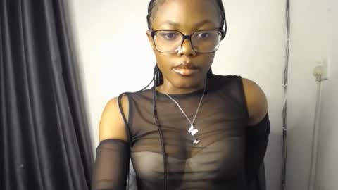 Zoey online show from 11-30-25, 12:47