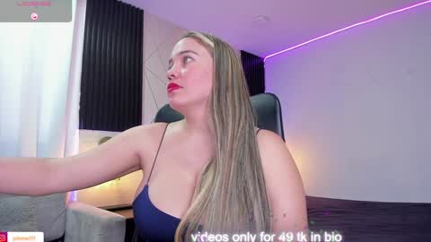 Snapshot of naughty_julieta13 chatting on 01-22-25, 06:20 JULIETA online show from 01-22-25, 06:20